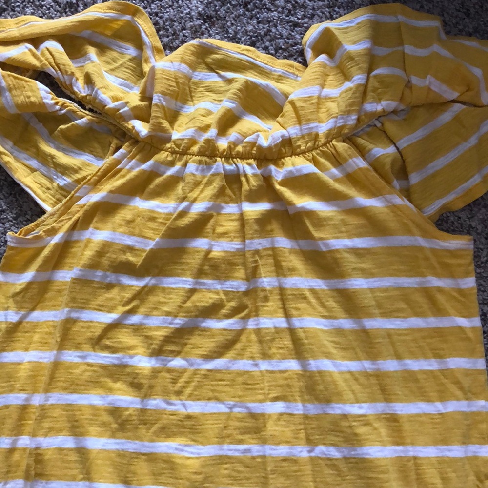 Off-the-Shoulder Top - Picture 2 of 4